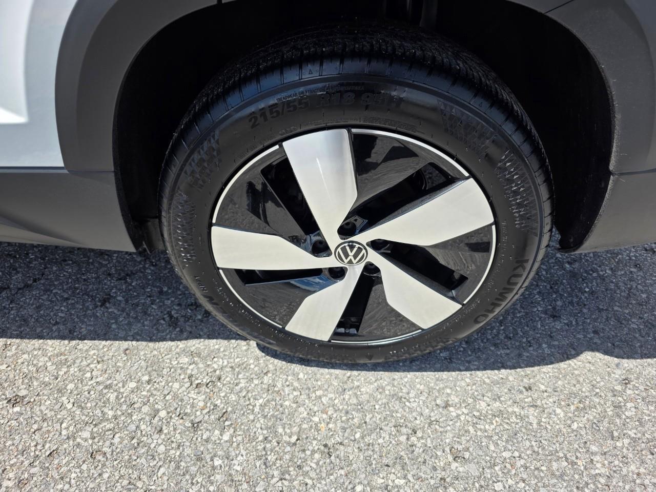 2024 Volkswagen Taos Trendline 4dr All-Wheel Drive 4MOTION Photo