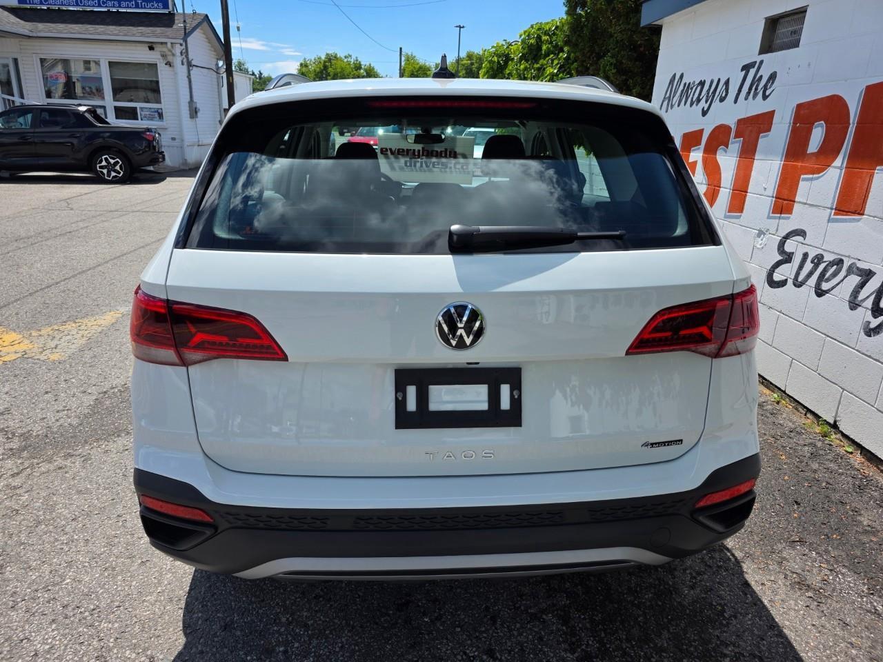 2024 Volkswagen Taos Trendline 4dr All-Wheel Drive 4MOTION Photo