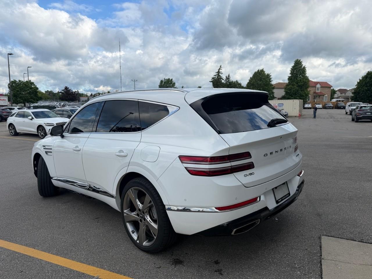 2024 Genesis GV80 3.5T Prestige 7P 4dr All-Wheel Drive Photo3