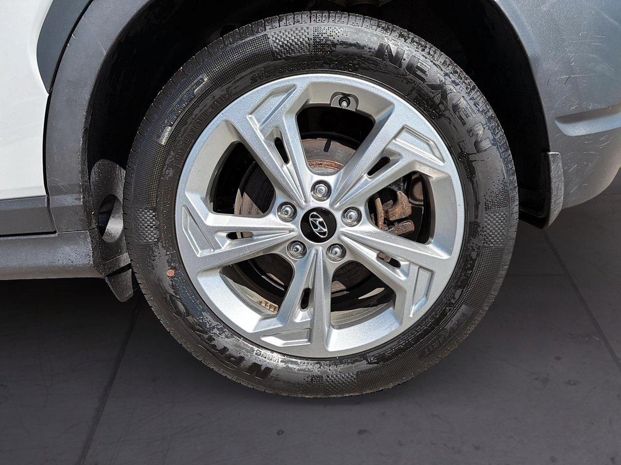 2022 Hyundai KONA Preferred AWD Photo