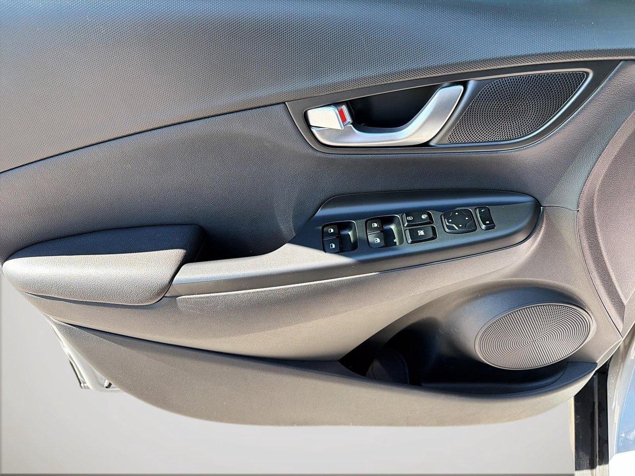 2022 Hyundai KONA Preferred AWD Photo