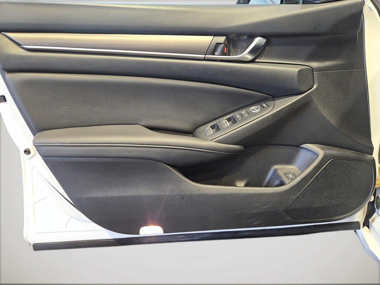 2020 Honda Accord Sedan LX FWD Photo