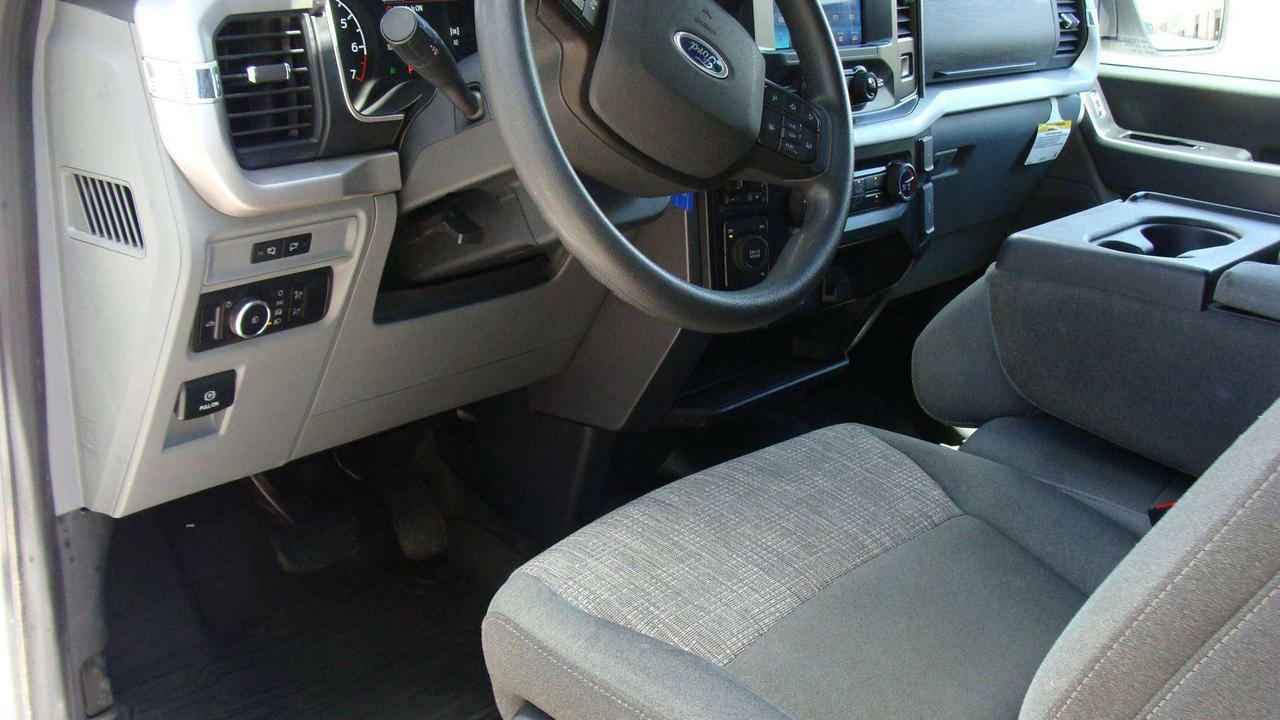 2023 Ford F-150 XLT 4WD SuperCrew 5.5' Box Photo
