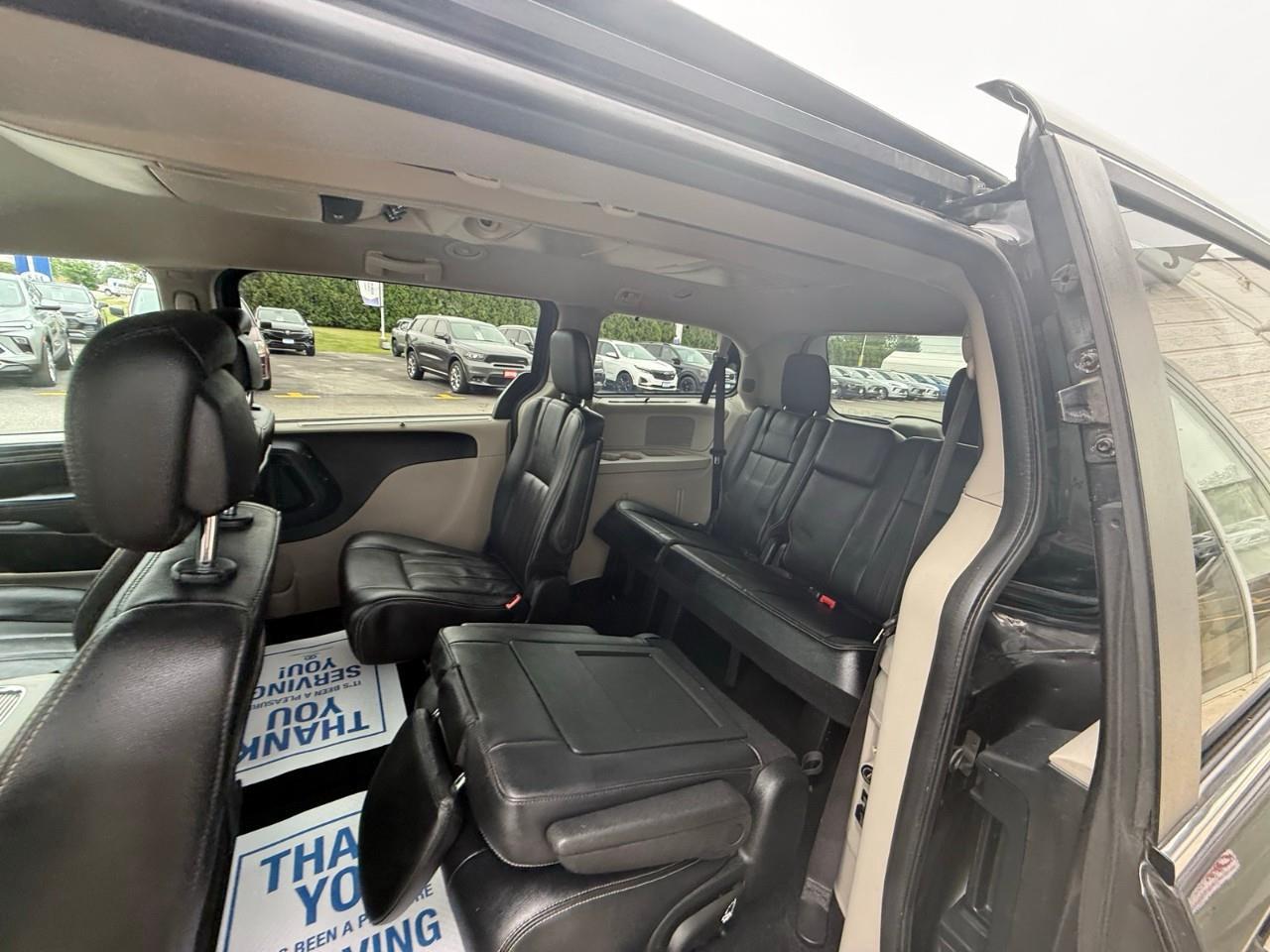 2017 Dodge Grand Caravan Crew Passenger Van Photo
