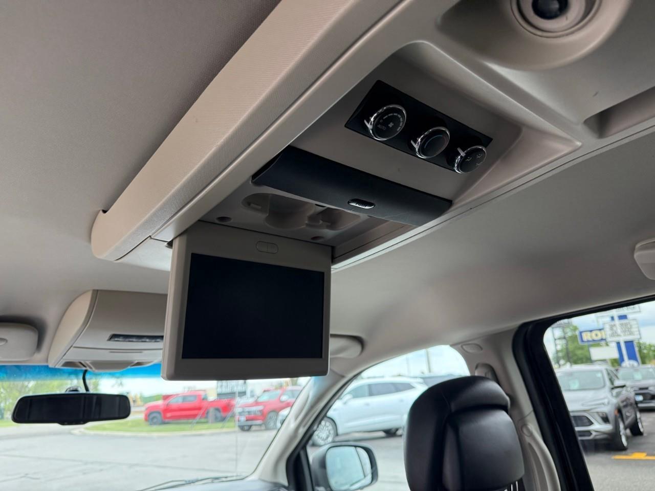 2017 Dodge Grand Caravan Crew Passenger Van Photo