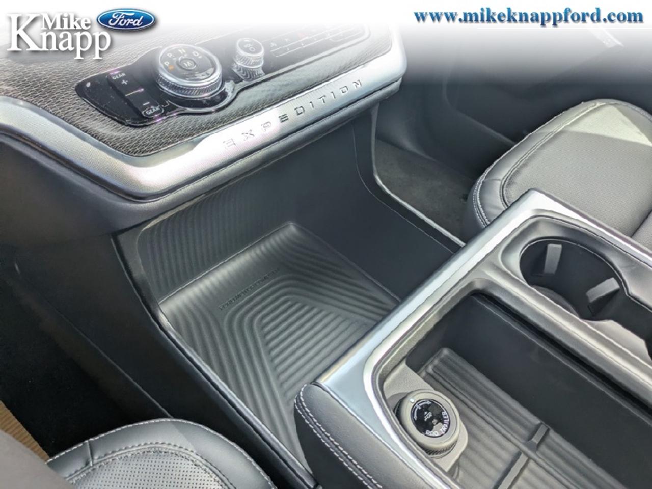2026 Ford Expedition Platinum Photo