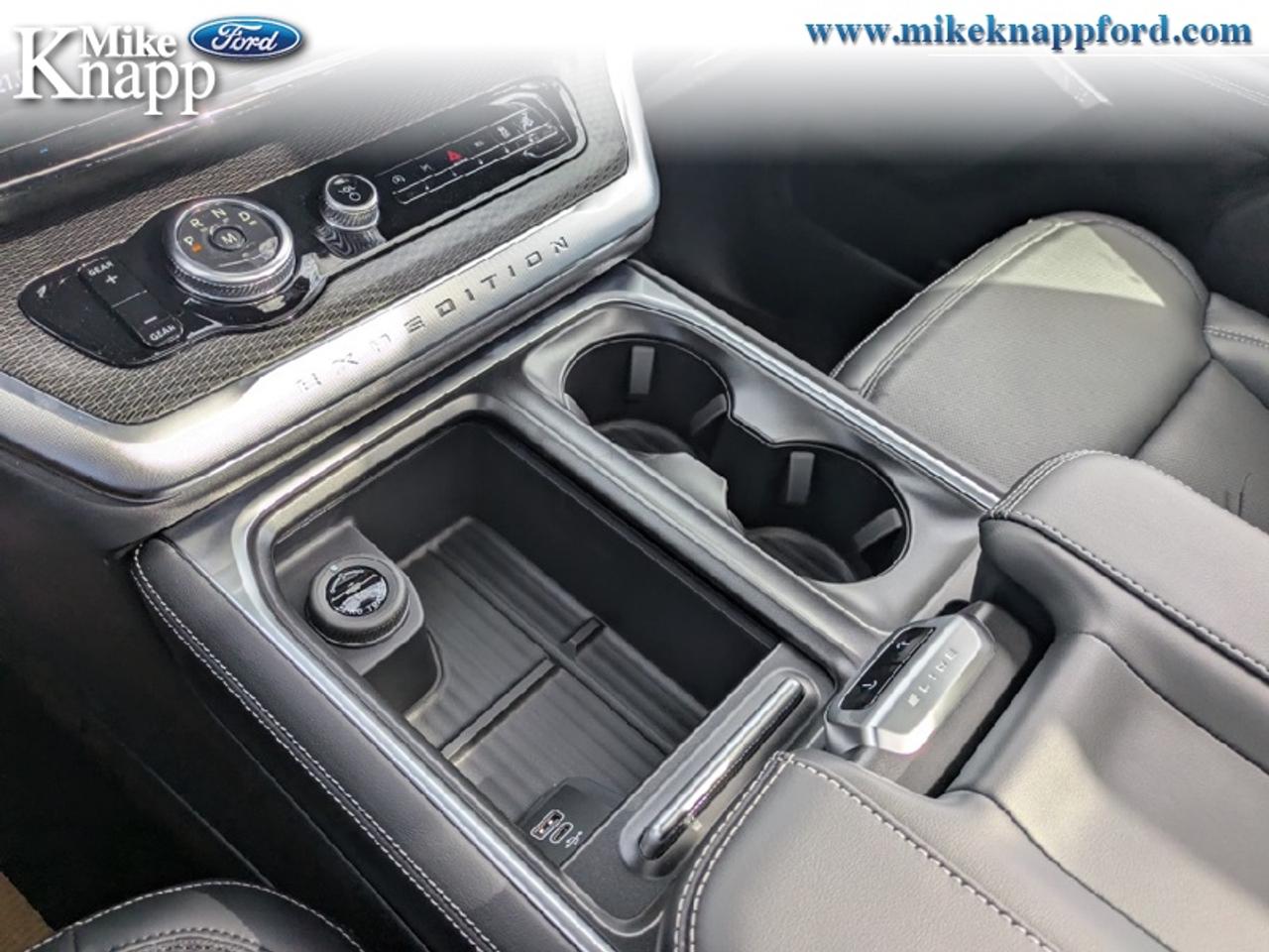 2026 Ford Expedition Platinum Photo