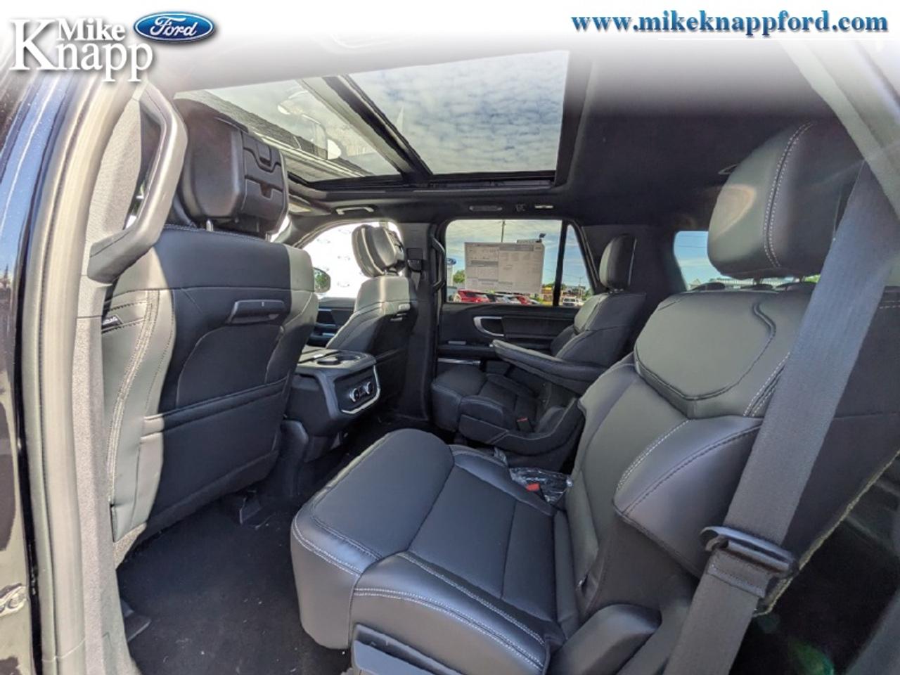 2026 Ford Expedition Platinum Photo