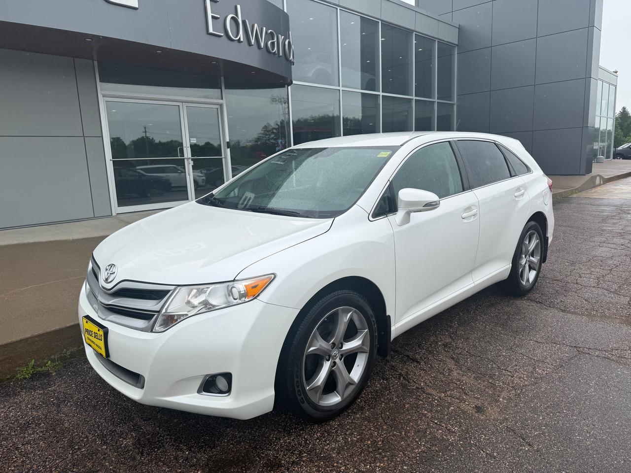 2016 Toyota Venza Base V6 4dr All-wheel Drive Photo