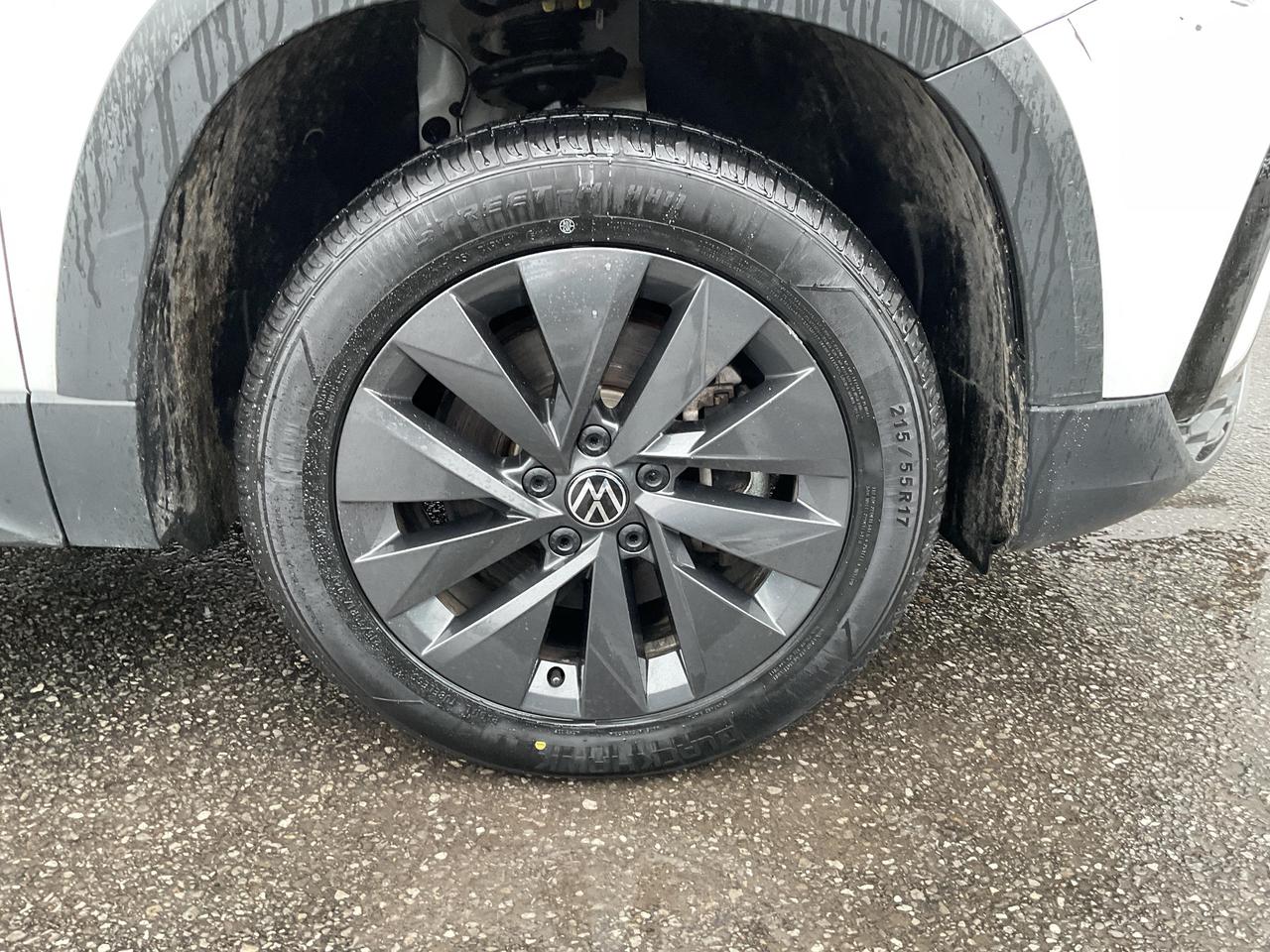 2024 Volkswagen Taos Trendline 4dr Front-Wheel Drive Photo