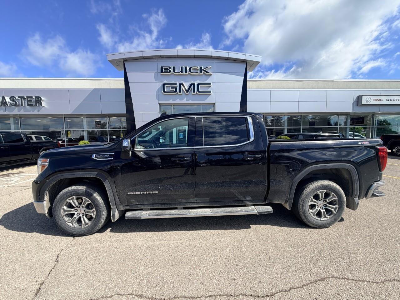 2021 GMC Sierra 1500 4WD Crew Cab 147  SLE Photo2
