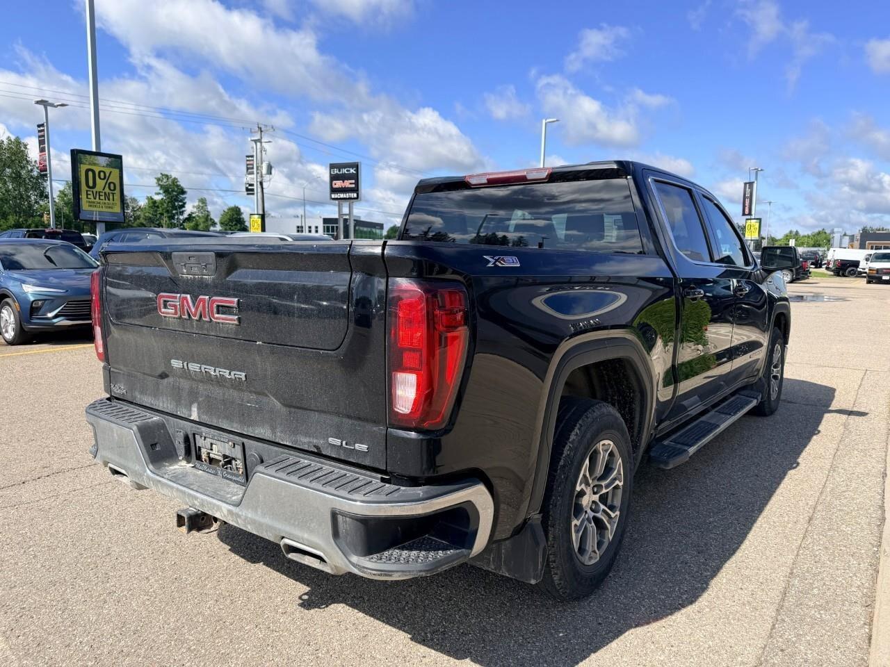 2021 GMC Sierra 1500 4WD Crew Cab 147  SLE Photo