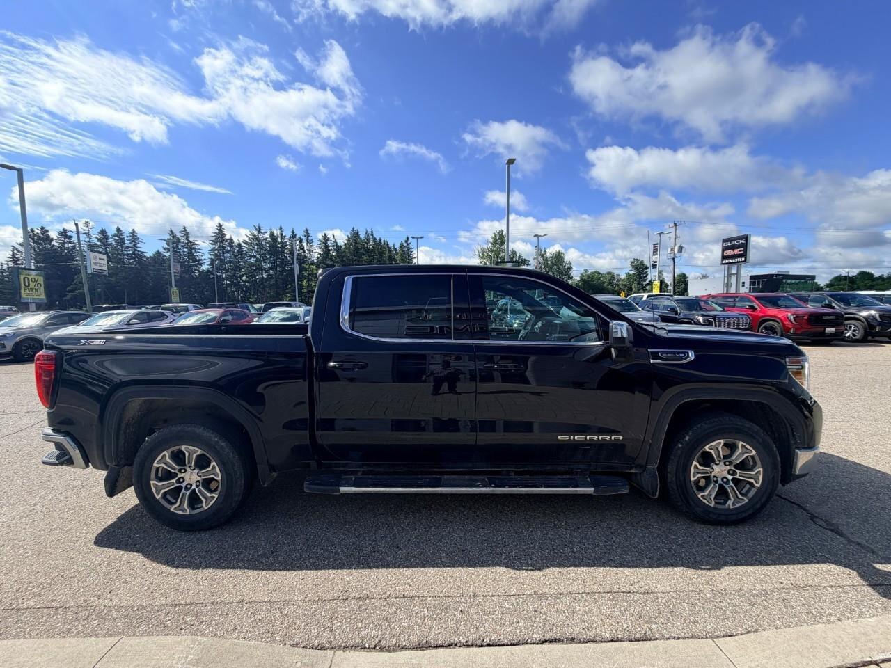 2021 GMC Sierra 1500 4WD Crew Cab 147  SLE Photo