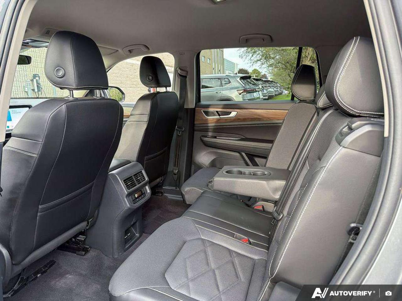 2024 Volkswagen Atlas Comfortline 2.0 TSI 4MOTION Photo