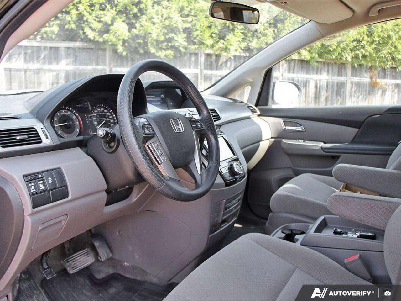 2017 Honda Odyssey EX, 3.5L V6, ALLOYS, CLOTH, 8-PASSENGER, SNOWS, AS-TRADED! Photo