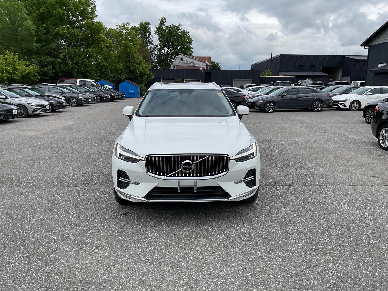 2023 Volvo XC60 B6 Plus Bright Theme 4dr All-Wheel Drive Sport Utility Photo