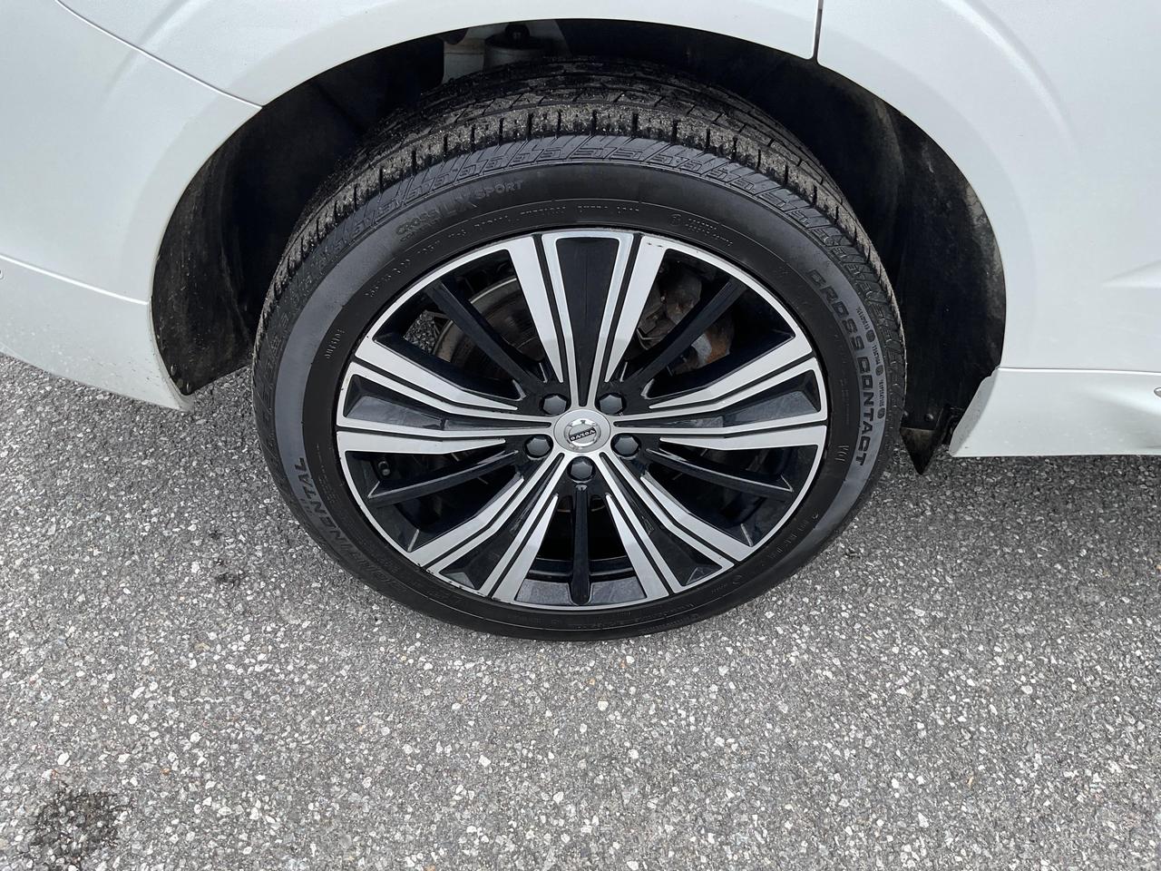 2023 Volvo XC60 B6 Plus Bright Theme 4dr All-Wheel Drive Sport Utility Photo