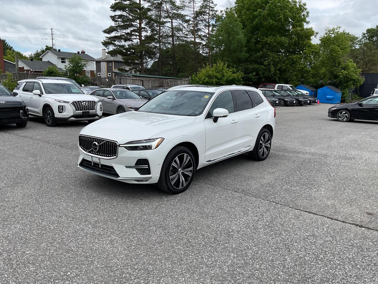 2023 Volvo XC60 B6 Plus Bright Theme 4dr All-Wheel Drive Sport Utility Photo