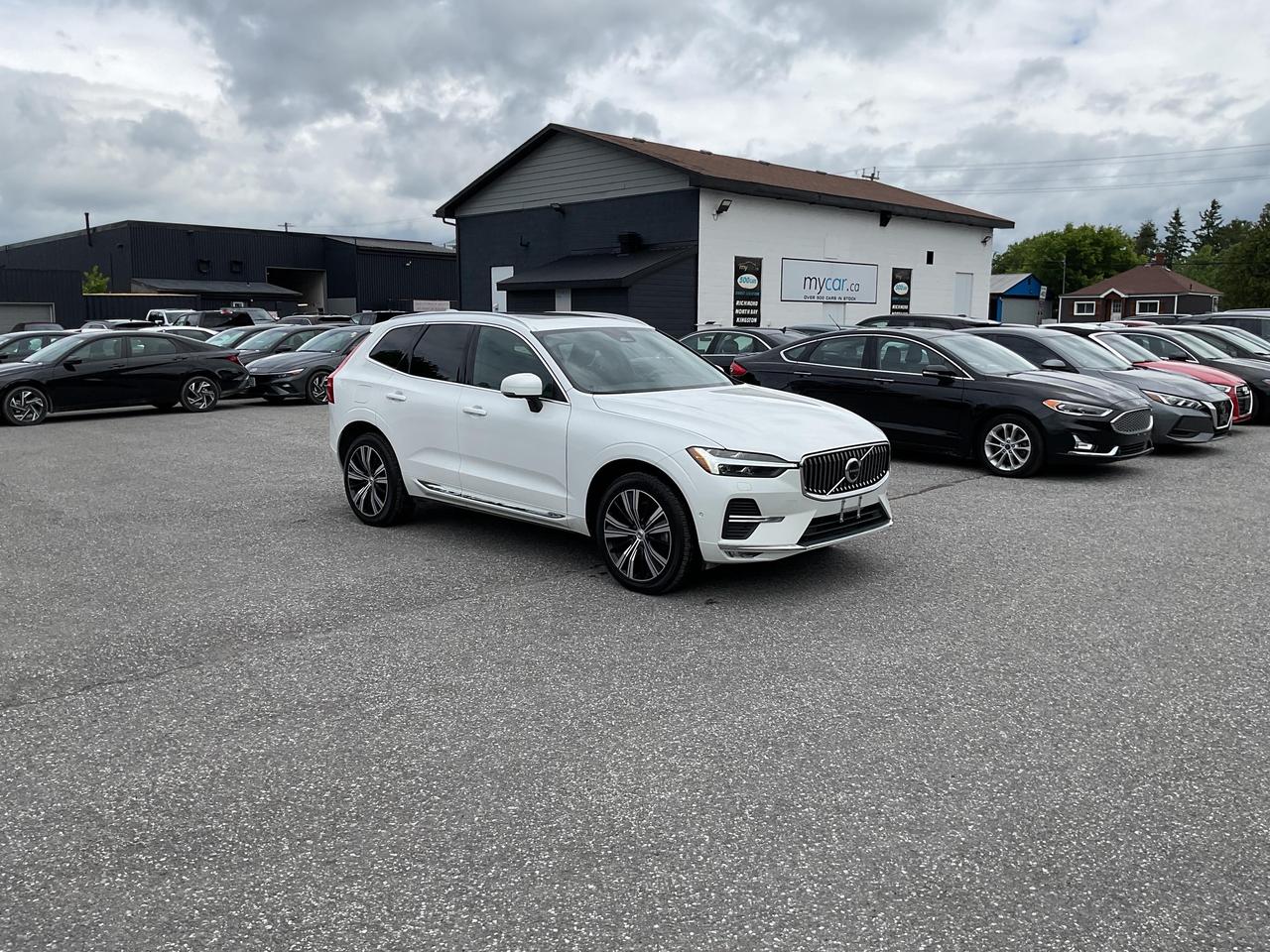 2023 Volvo XC60 B6 Plus Bright Theme 4dr All-Wheel Drive Sport Utility Photo