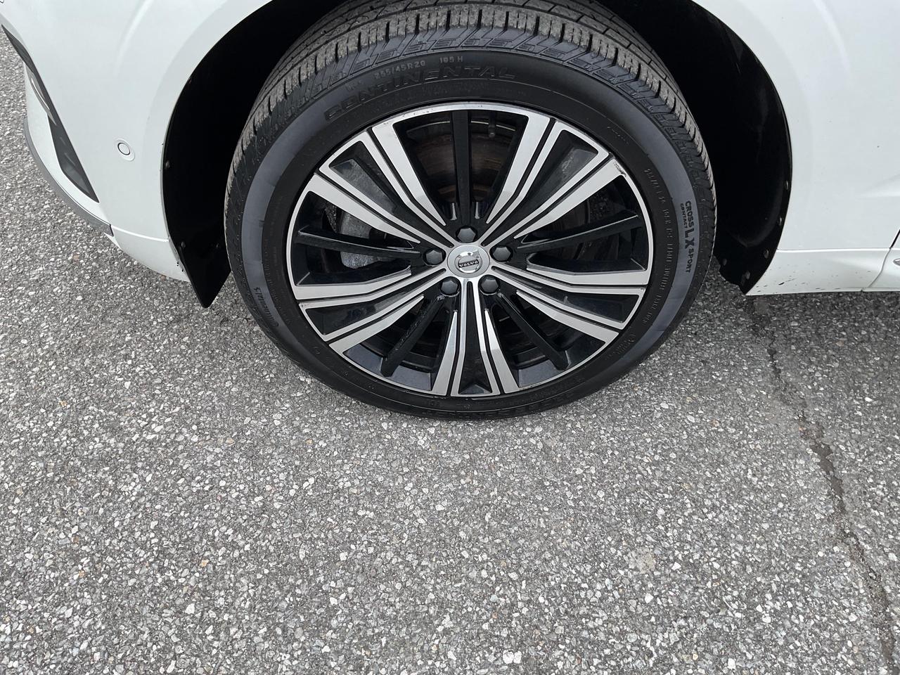 2023 Volvo XC60 B6 Plus Bright Theme 4dr All-Wheel Drive Sport Utility Photo