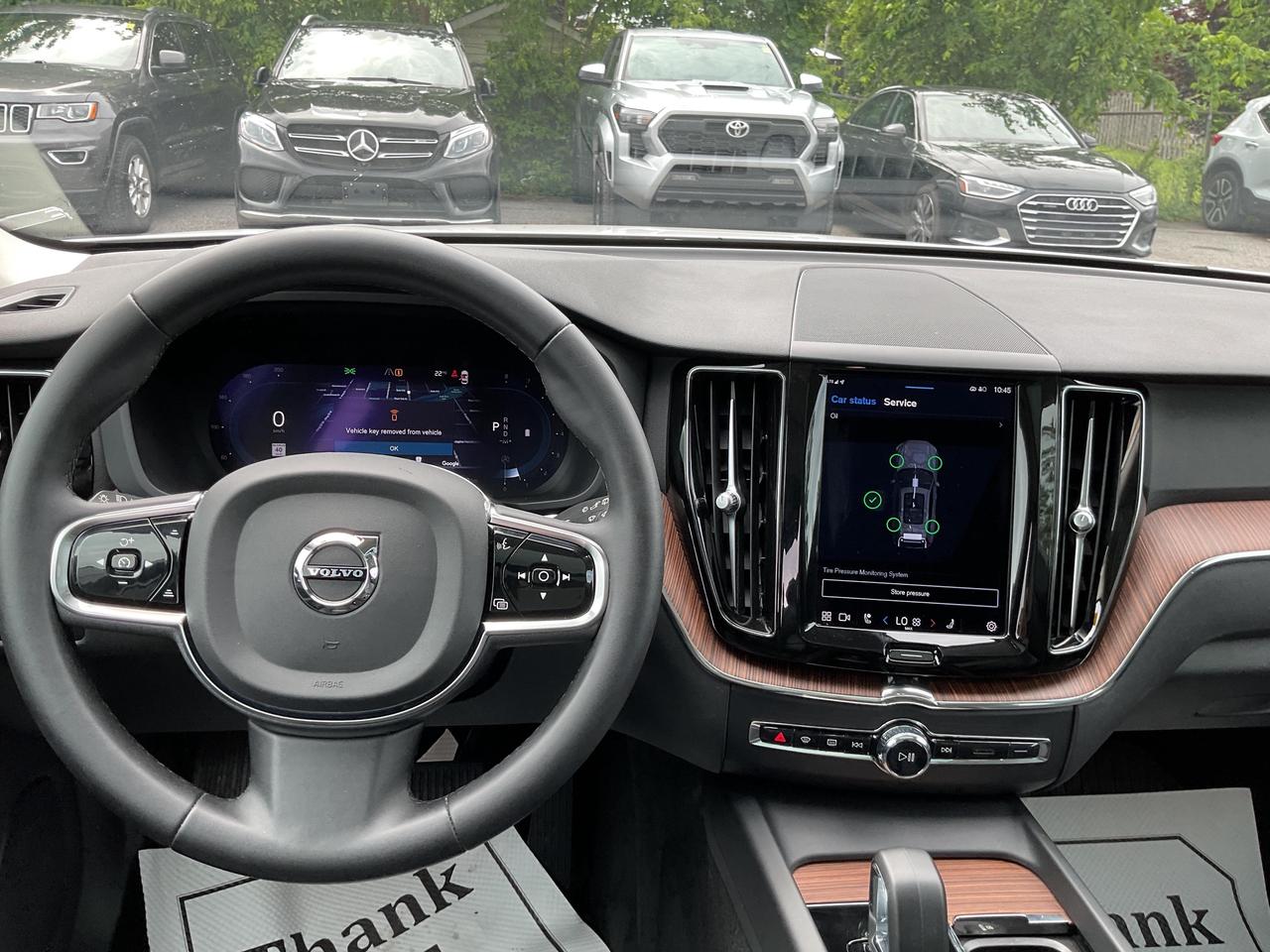 2023 Volvo XC60 B6 Plus Bright Theme 4dr All-Wheel Drive Sport Utility Photo