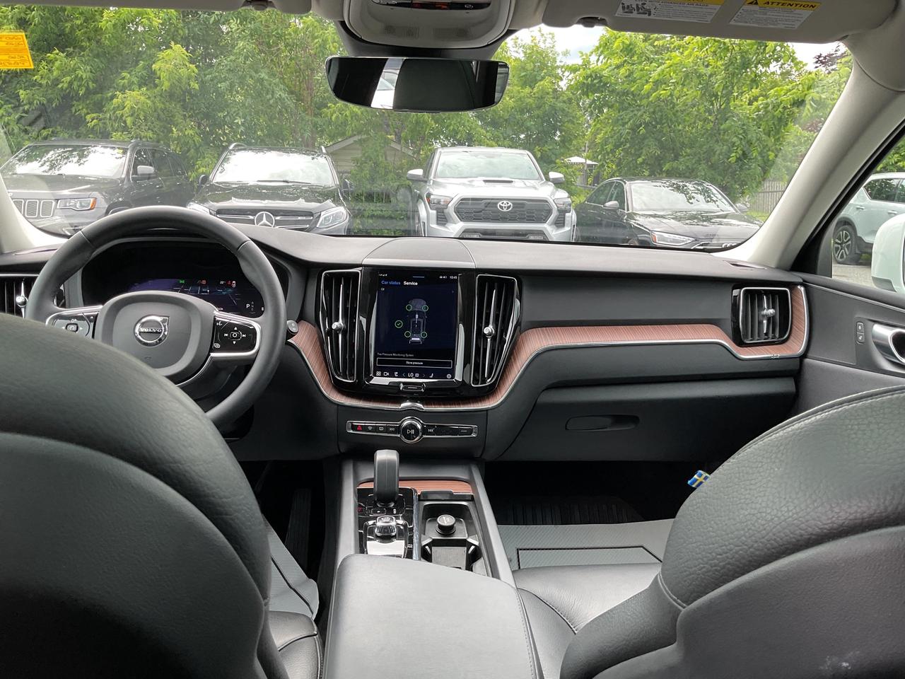 2023 Volvo XC60 B6 Plus Bright Theme 4dr All-Wheel Drive Sport Utility Photo