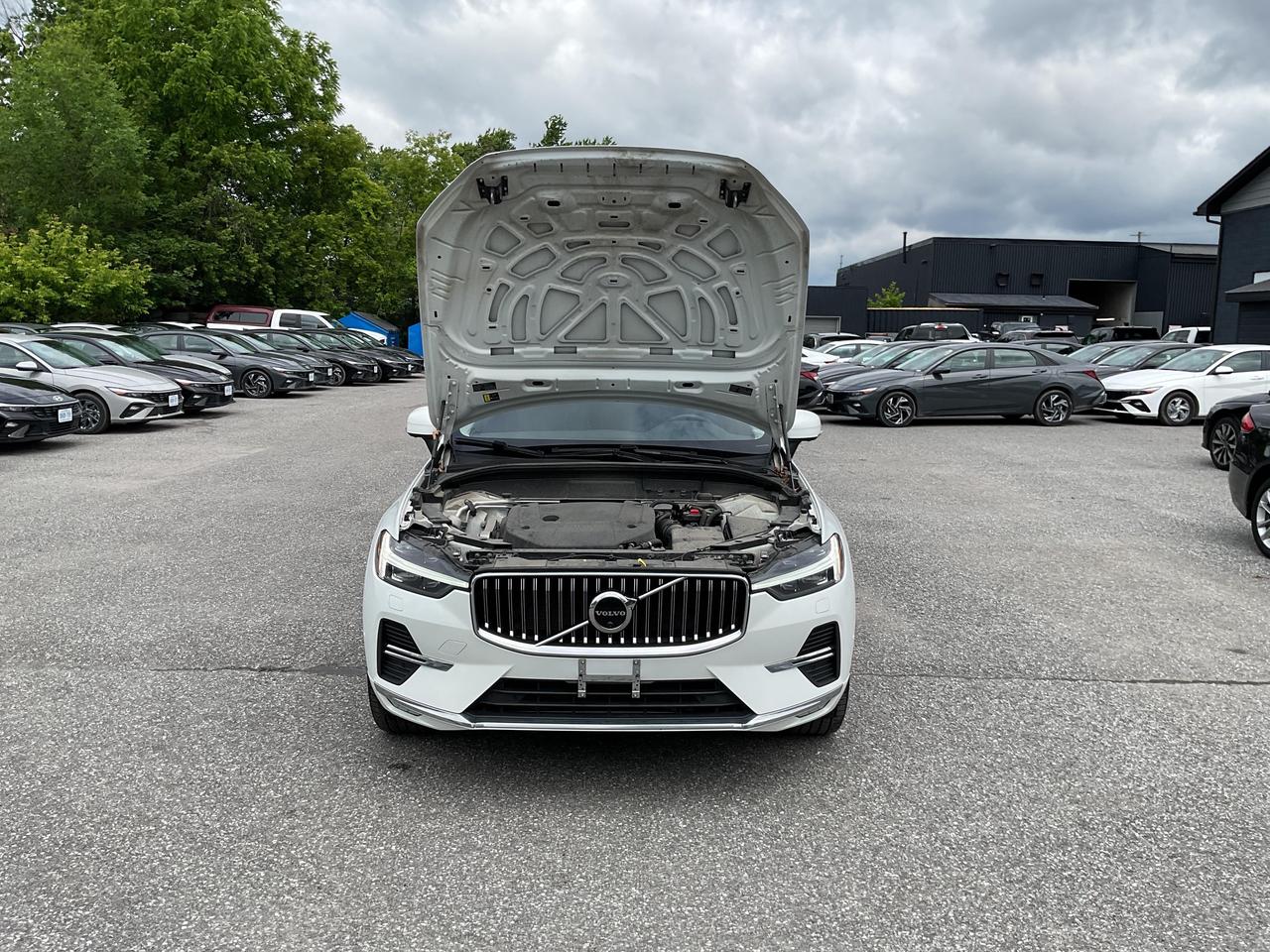 2023 Volvo XC60 B6 Plus Bright Theme 4dr All-Wheel Drive Sport Utility Photo