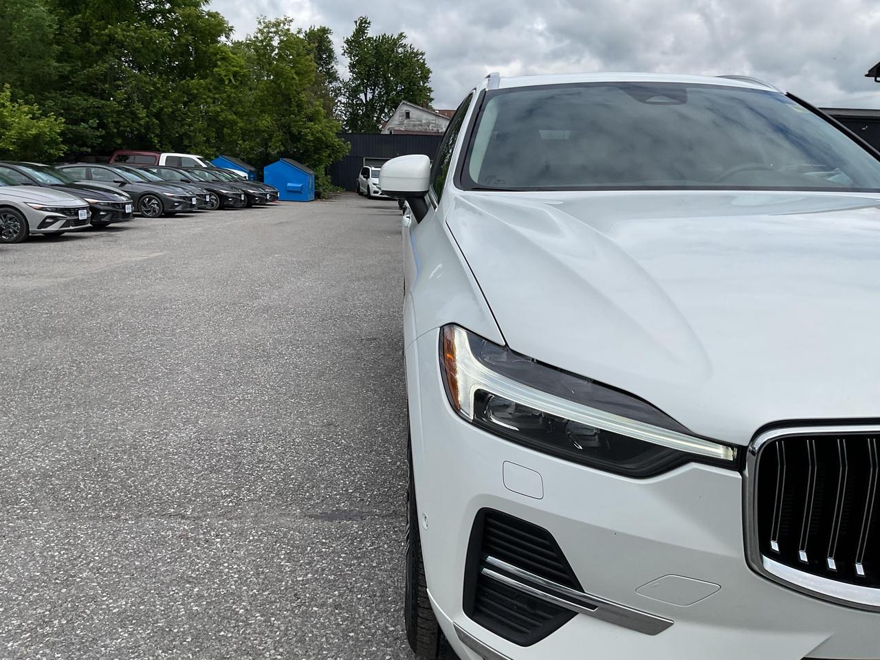 2023 Volvo XC60 B6 Plus Bright Theme 4dr All-Wheel Drive Sport Utility Photo
