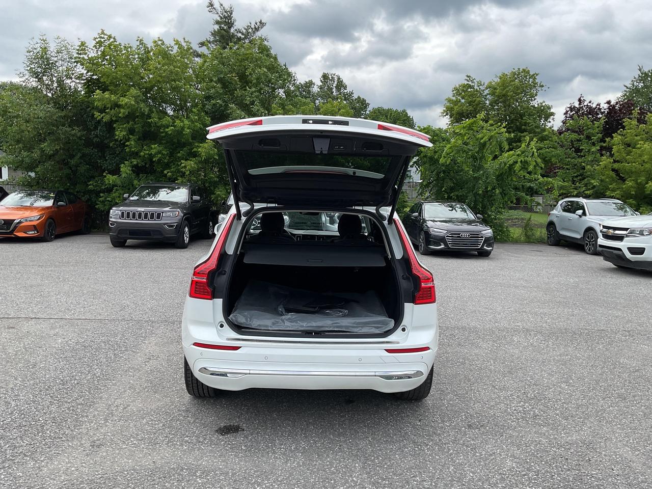 2023 Volvo XC60 B6 Plus Bright Theme 4dr All-Wheel Drive Sport Utility Photo