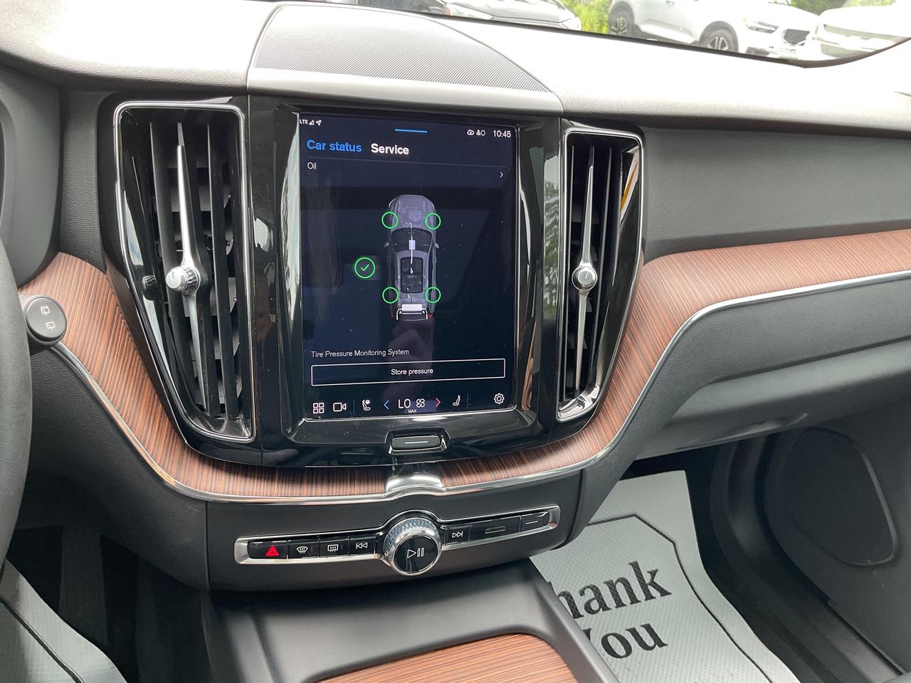 2023 Volvo XC60 B6 Plus Bright Theme 4dr All-Wheel Drive Sport Utility Photo