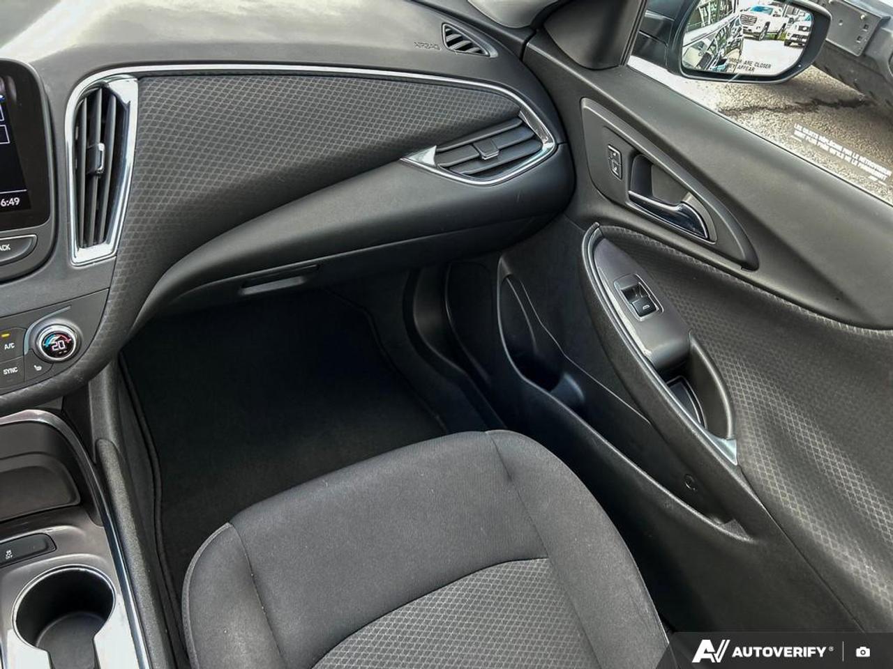 2019 Chevrolet Malibu LT 4dr SEDAN Photo