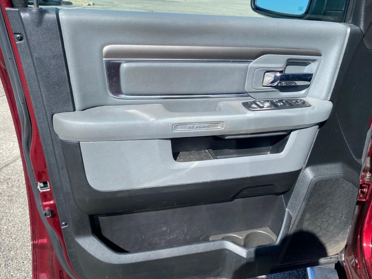 2017 RAM 1500 4WD Crew Cab 5.7 Ft Box SLT Photo