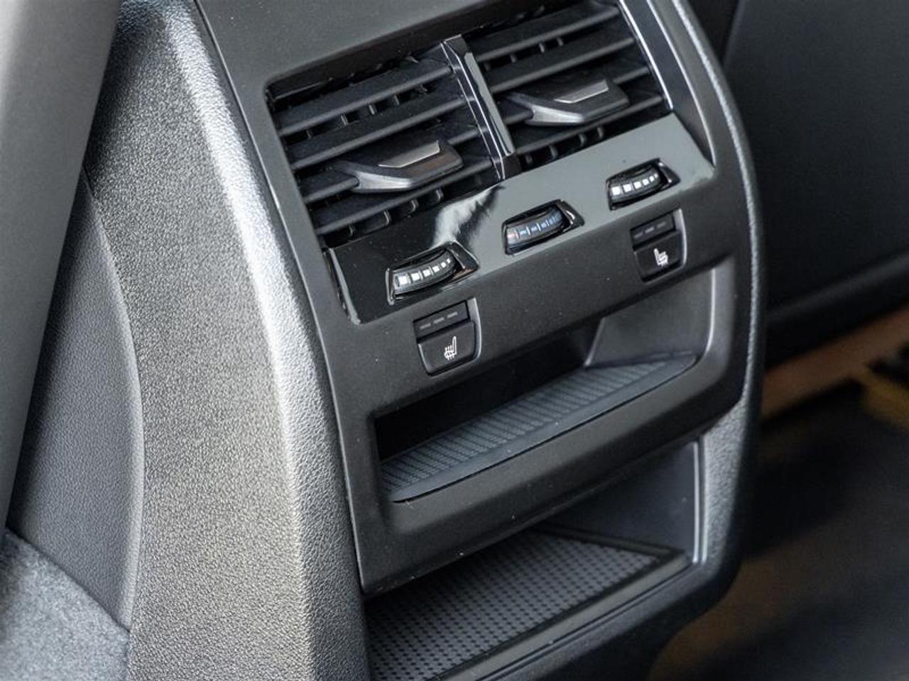 2027 BMW X6 xDrive40i 4dr All-Wheel Drive Sports Activity Coupe Photo