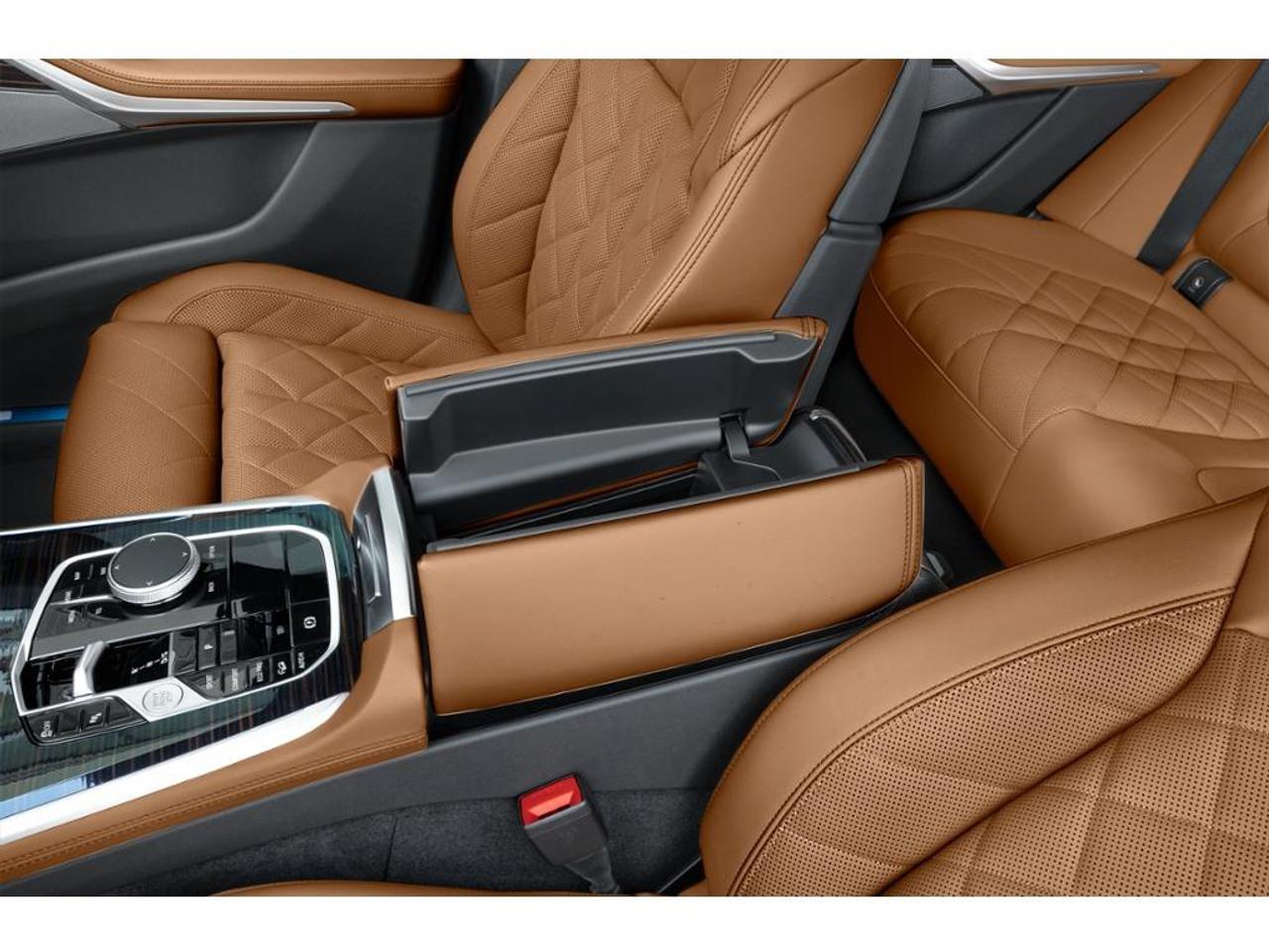 2026 BMW X5 M60i xDrive 4dr All-Wheel Drive Sports Activity Vehicle Photo