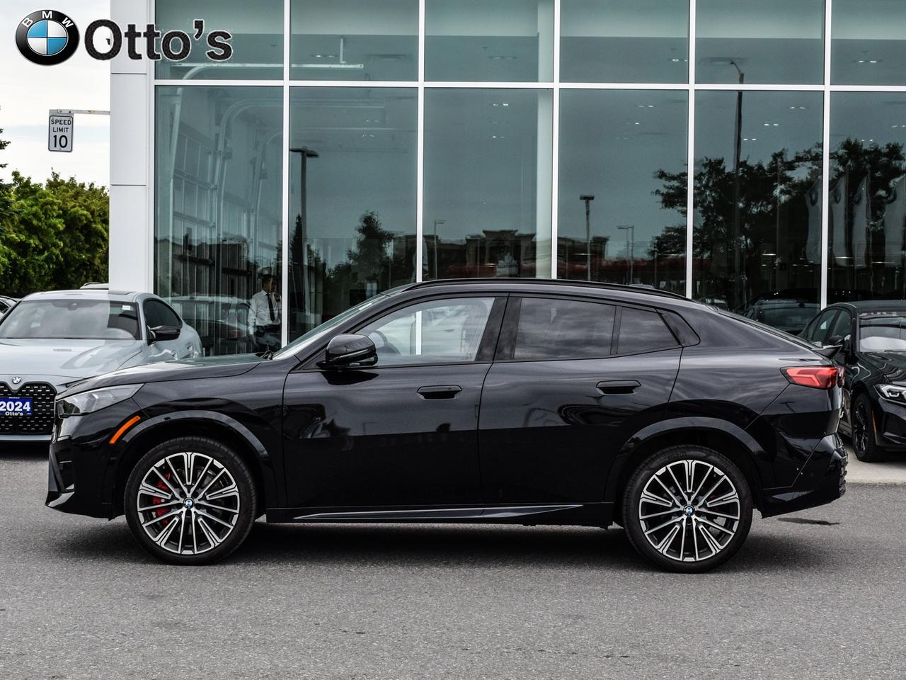 2025 BMW X2 xDrive28i Photo3