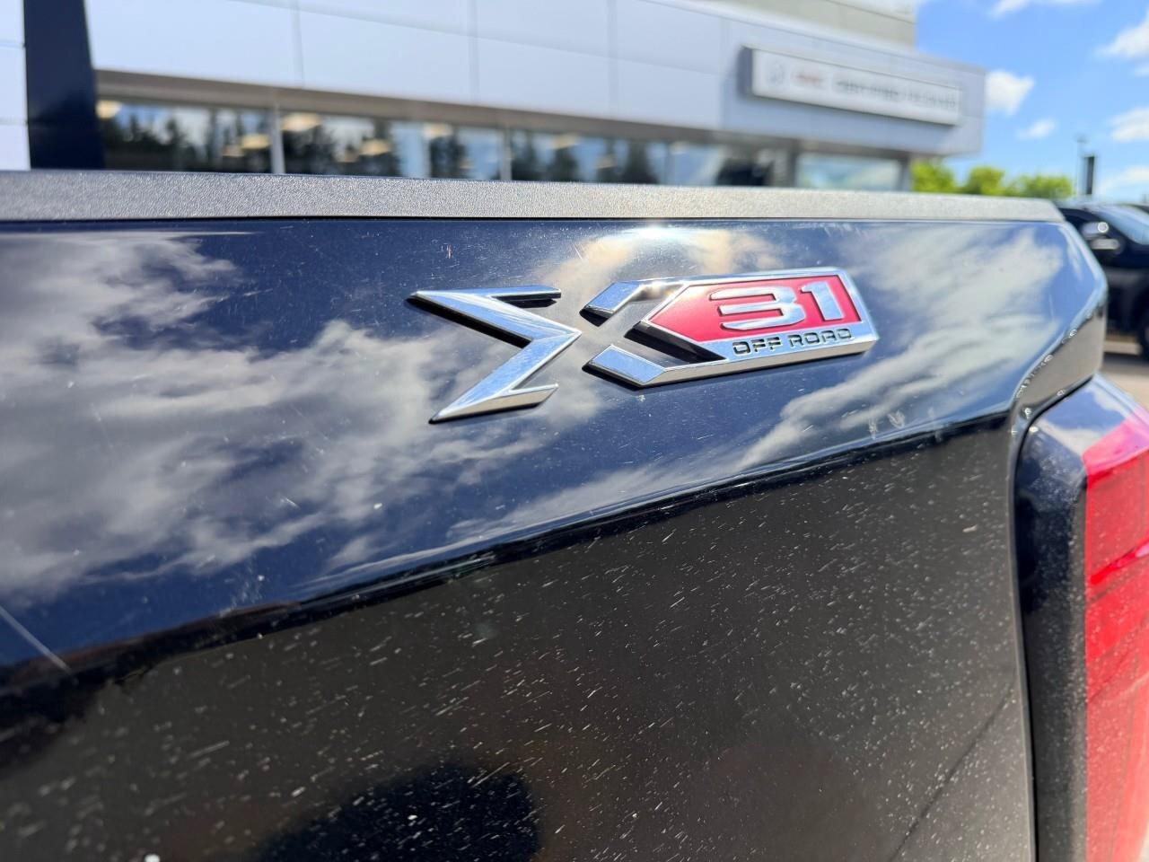 2021 GMC Sierra 1500 4WD Crew Cab 147  SLE Photo