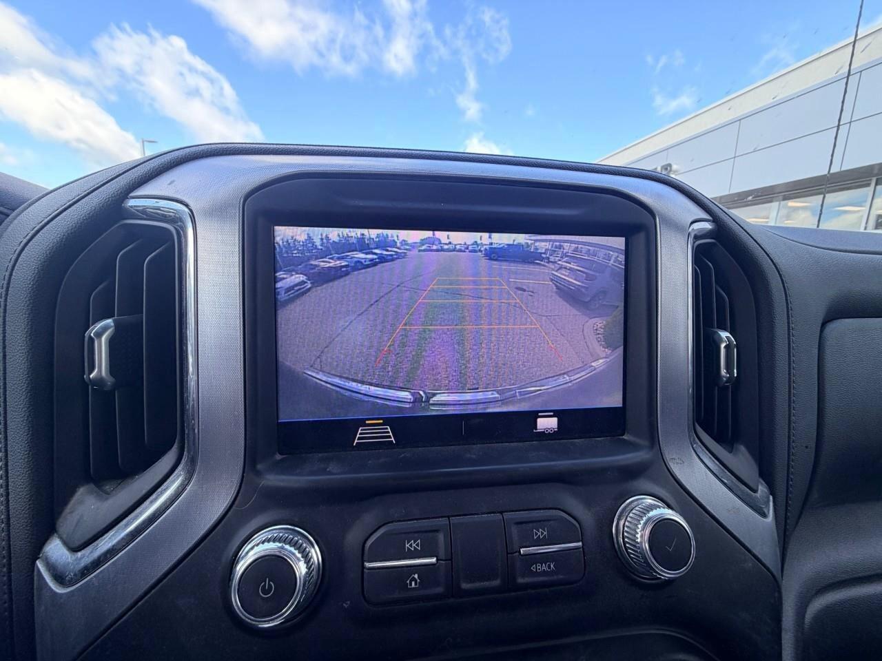 2021 GMC Sierra 1500 4WD Crew Cab 147  SLE Photo