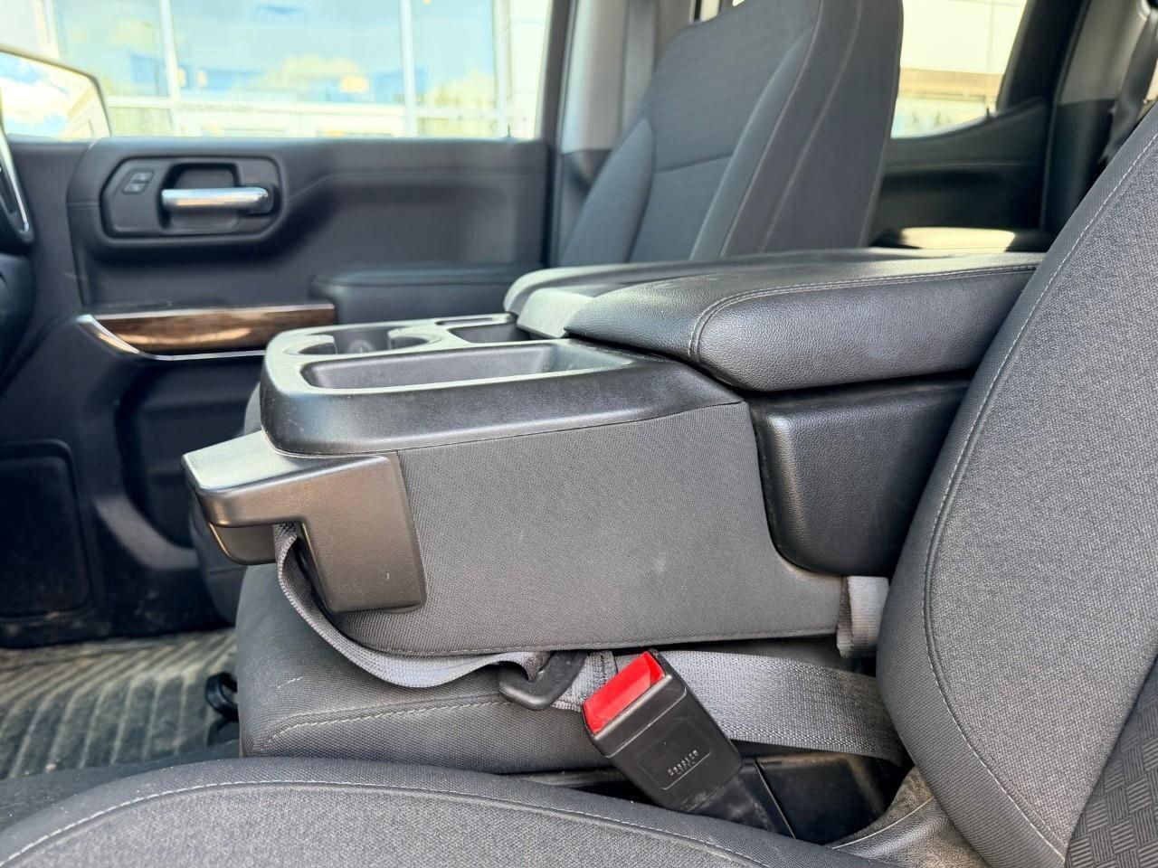 2021 GMC Sierra 1500 4WD Crew Cab 147  SLE Photo