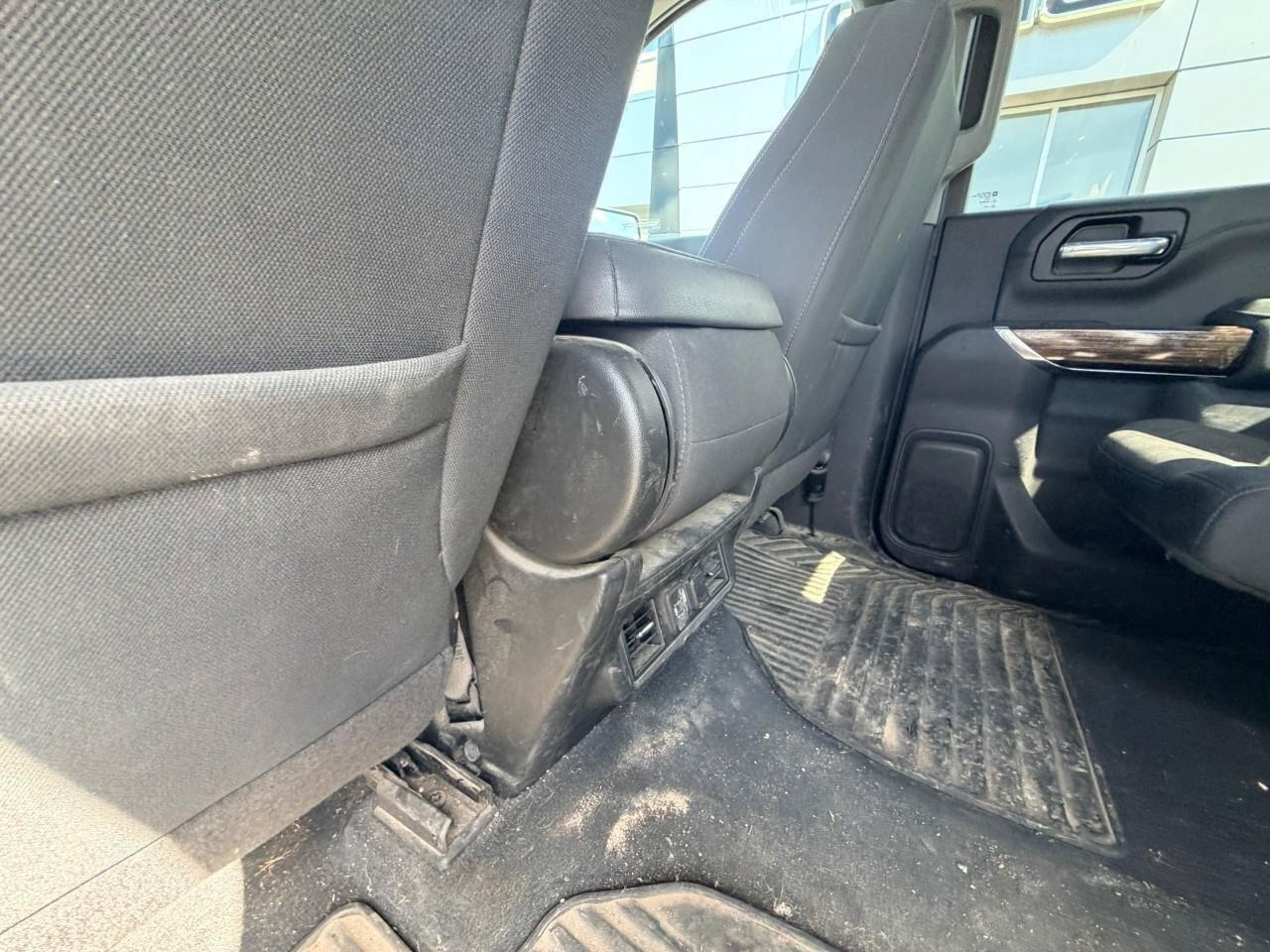 2021 GMC Sierra 1500 4WD Crew Cab 147  SLE Photo