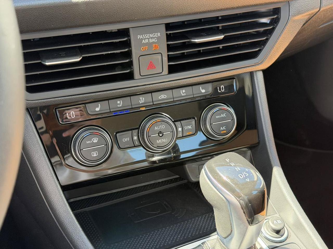 2024 Volkswagen Jetta Highline auto Photo