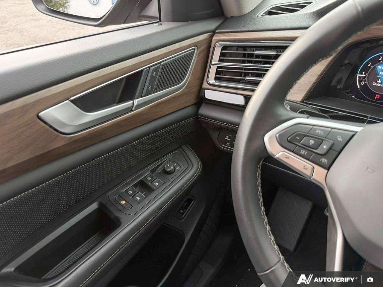 2024 Volkswagen Atlas Comfortline 2.0 TSI 4MOTION Photo