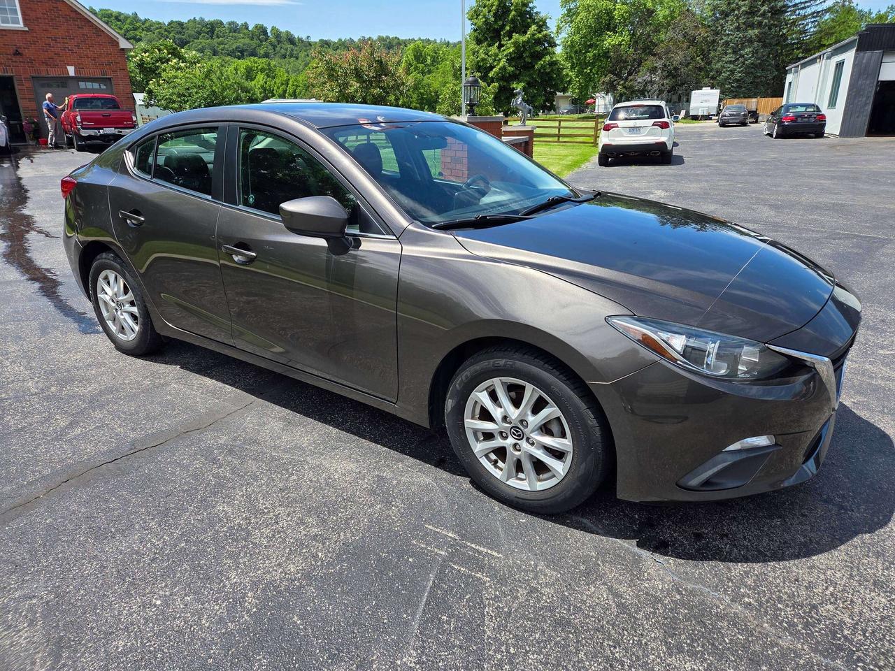 2015 Mazda MAZDA3 GS Photo