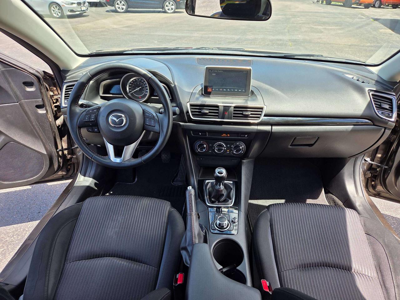 2015 Mazda MAZDA3 GS Photo