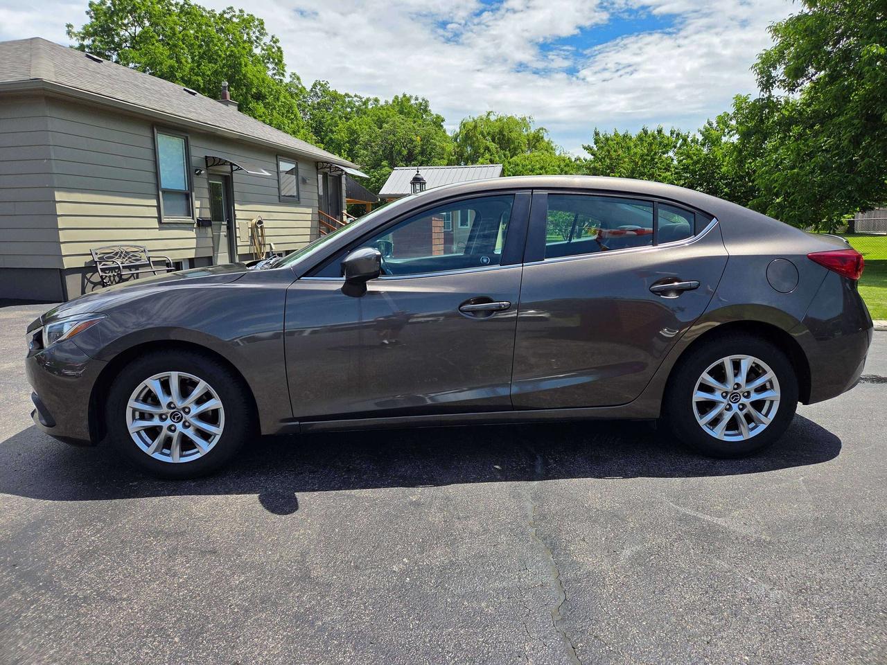 2015 Mazda MAZDA3 GS Photo