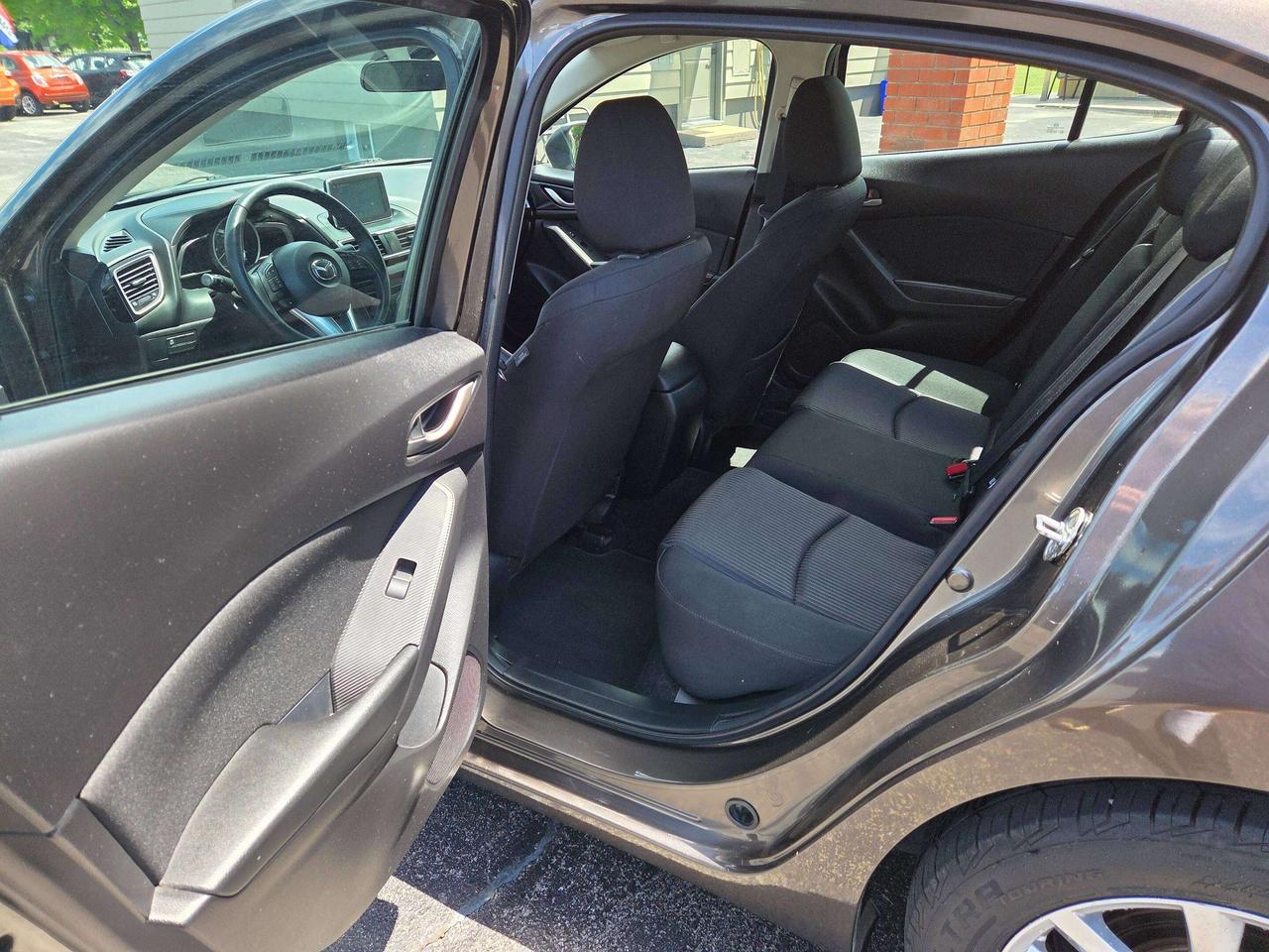 2015 Mazda MAZDA3 GS Photo