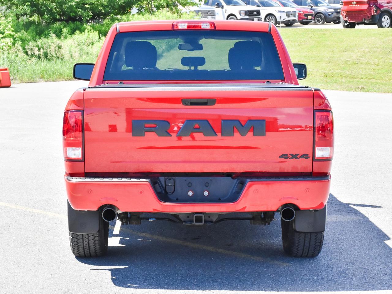 2022 RAM 1500 Classic EXPRESS Photo4