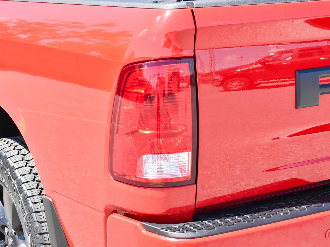 2022 RAM 1500 Classic EXPRESS Photo