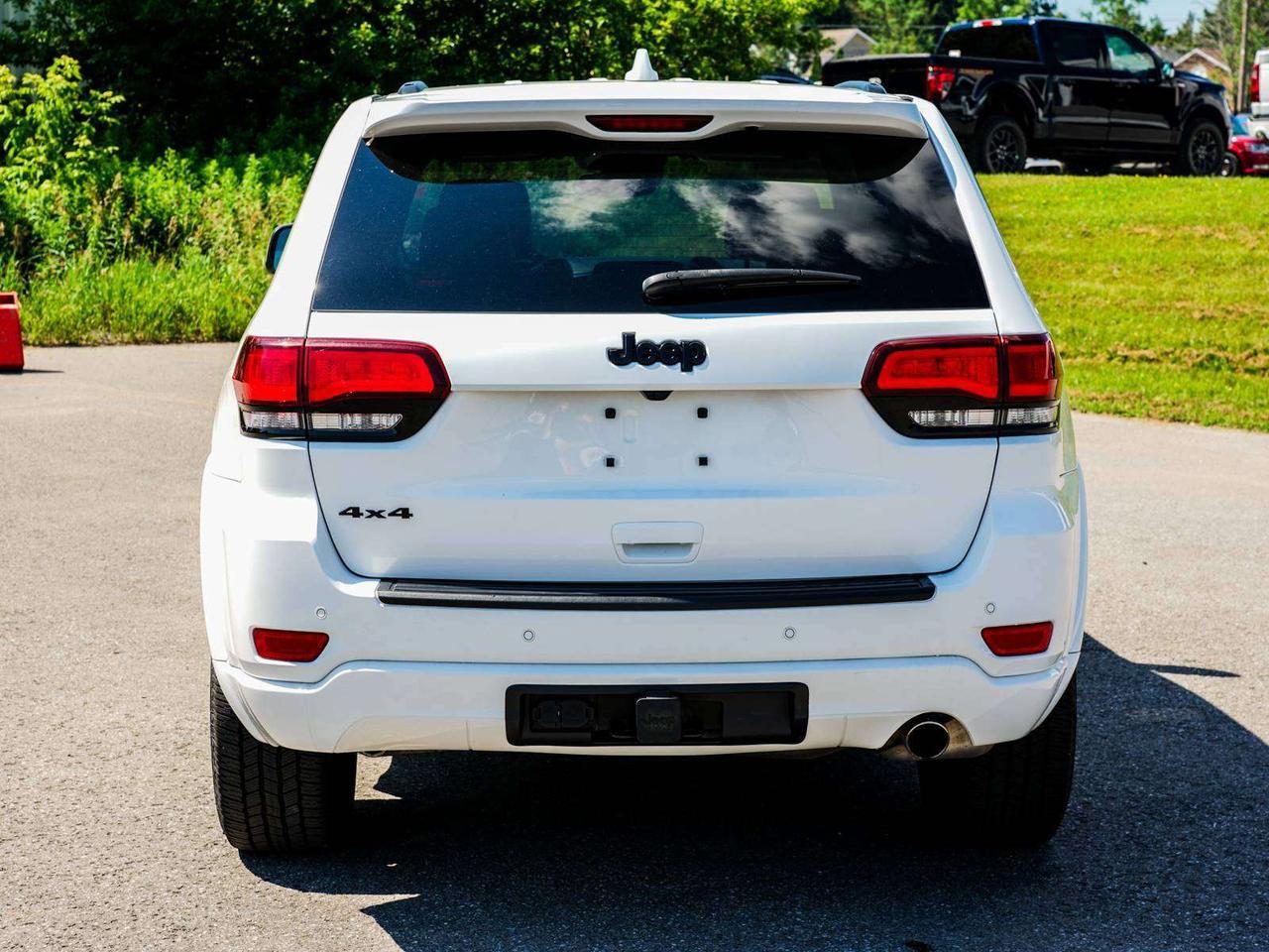 2022 Jeep Grand Cherokee WK Laredo X Photo