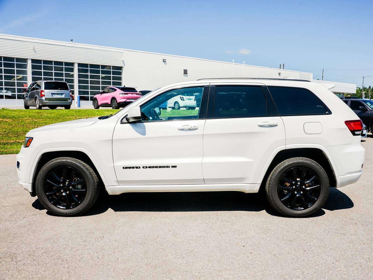 2022 Jeep Grand Cherokee WK Laredo X Photo