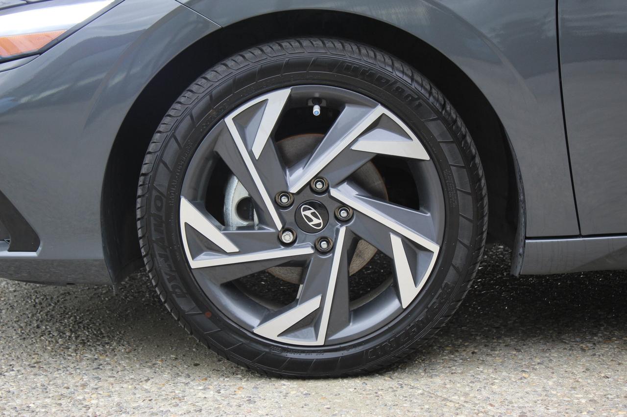 2025 Hyundai Elantra Hybrid Hybrid Luxury Photo